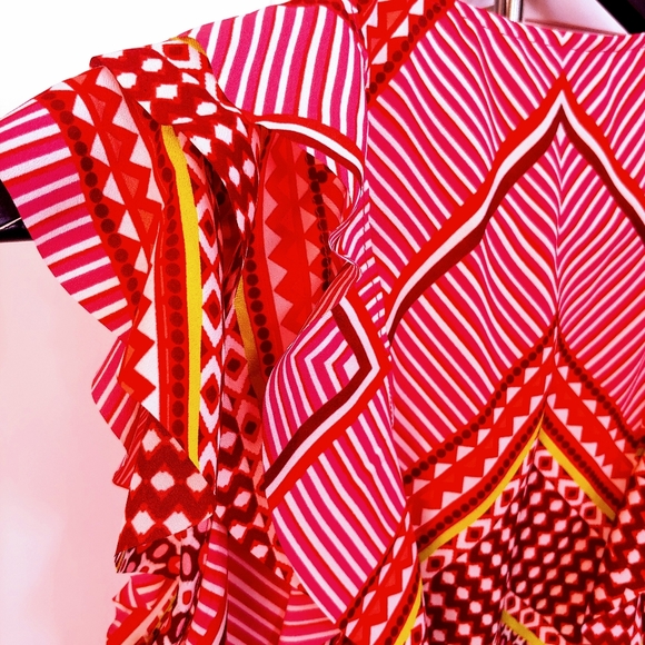 Banana Republic flutter sleeve blouse - Picture 4 of 4